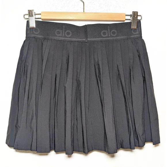 Alo Aces Sport Skort In Black - Picture 4 of 13